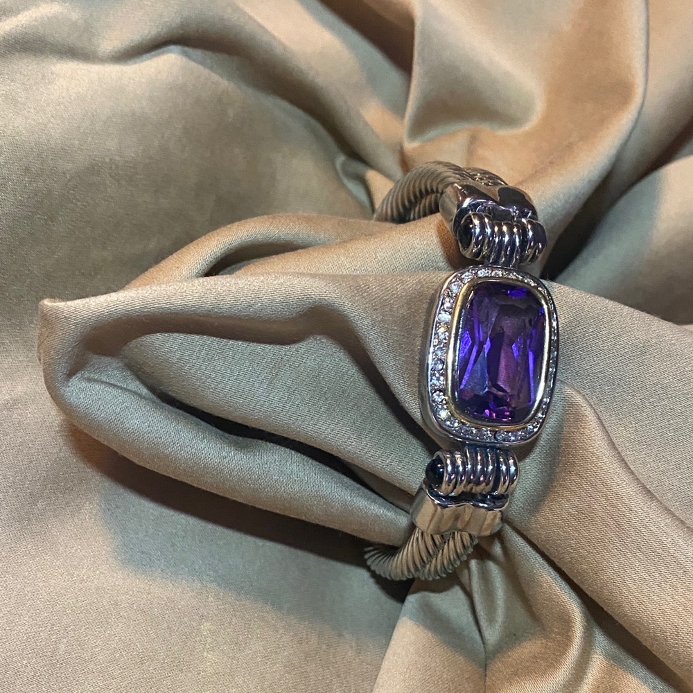 Elegant Silver Bracelet with Purple Gemstone - Picture 3 of 8